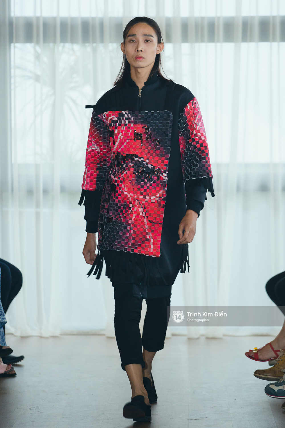 Mai Ngô & Lilly Nguyễn lại cùng catwalk cho BST áo Bomber oách nhất Việt Nam! - Ảnh 39. Mai Ngô & Lilly Nguyễn lại cùng catwalk cho BST áo Bomber oách nhất Việt Nam! - Ảnh 39.