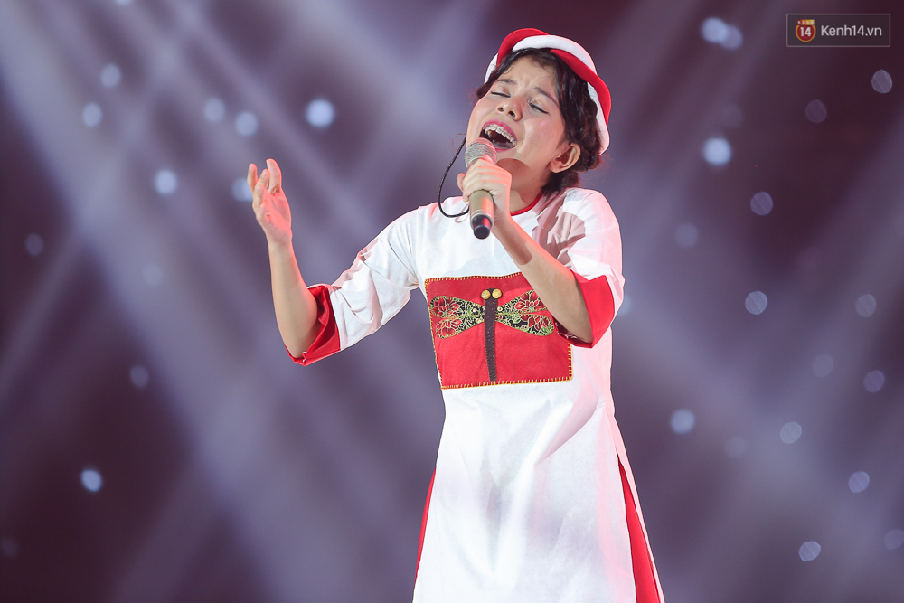 The Voice Kids: Noo Phước Thịnh loại hot boy 9 tuổi, Đông Nhi bưng mặt khóc sau khi công bố kết quả - Ảnh 15. The Voice Kids: Noo Phước Thịnh loại hot boy 9 tuổi, Đông Nhi bưng mặt khóc sau khi công bố kết quả - Ảnh 15.