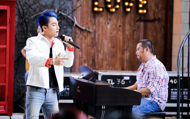 2 năm qua, Quang Huy và Sơn Tùng M-TP đã cùng nhau tạo được những cú nổ gì trong Vbiz? - Ảnh 2. 2 năm qua, Quang Huy và Sơn Tùng M-TP đã cùng nhau tạo được những cú nổ gì trong Vbiz? - Ảnh 2.