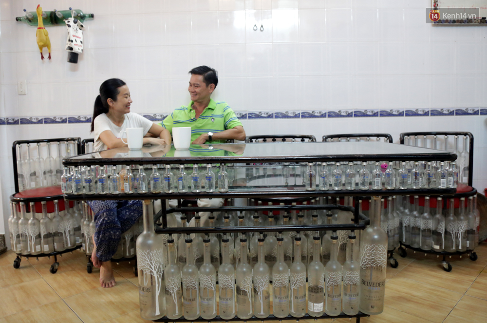 Độc đáo ngôi nhà ở Sài Gòn có nội thất hoàn toàn làm từ chai lọ - Ảnh 3. Độc đáo ngôi nhà ở Sài Gòn có nội thất hoàn toàn làm từ chai lọ - Ảnh 3.