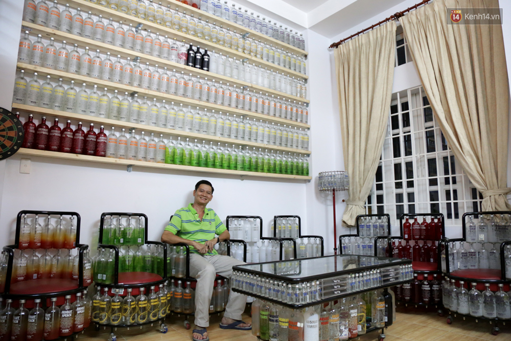 Độc đáo ngôi nhà ở Sài Gòn có nội thất hoàn toàn làm từ chai lọ - Ảnh 2. Độc đáo ngôi nhà ở Sài Gòn có nội thất hoàn toàn làm từ chai lọ - Ảnh 2.