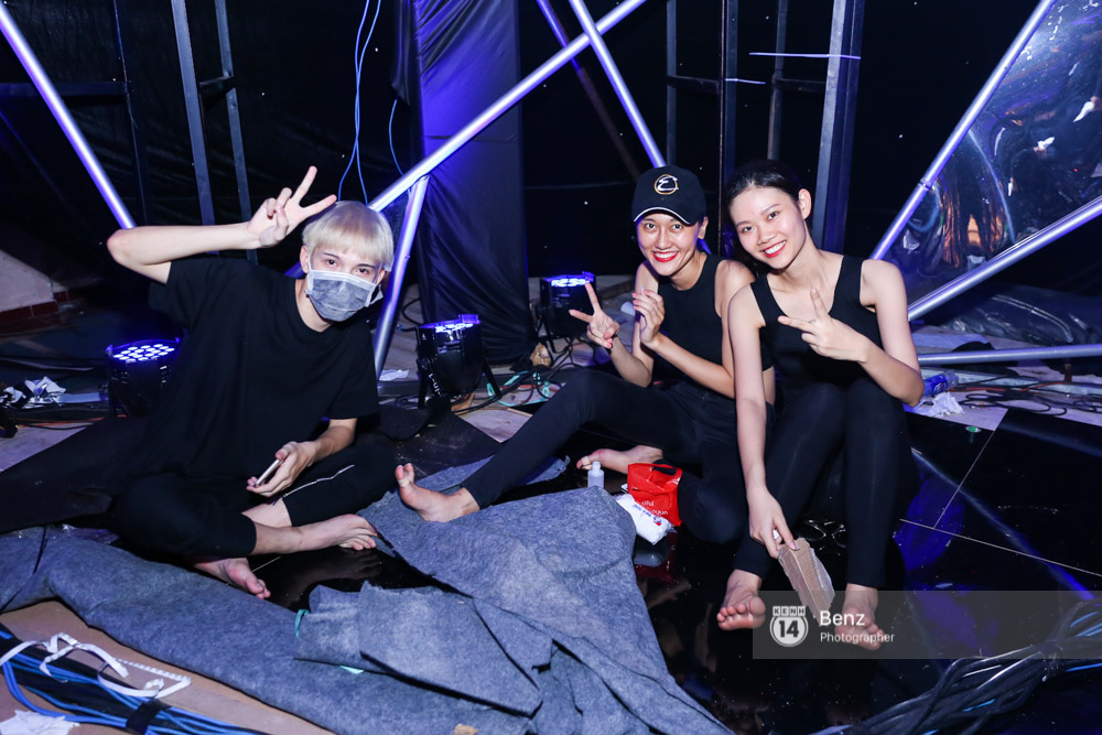 Lộ diện vũ khí bí mật sẽ hạ gục thí sinh Next Top Model tối nay! - Ảnh 14. Lộ diện vũ khí bí mật sẽ hạ gục thí sinh Next Top Model tối nay! - Ảnh 14.