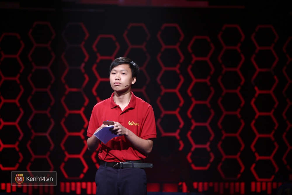 5 anh ch&agrave;ng cool ngầu đ&uacute;ng chuẩn con nh&agrave; người ta đến từ Quốc học Huế - Ảnh 9.