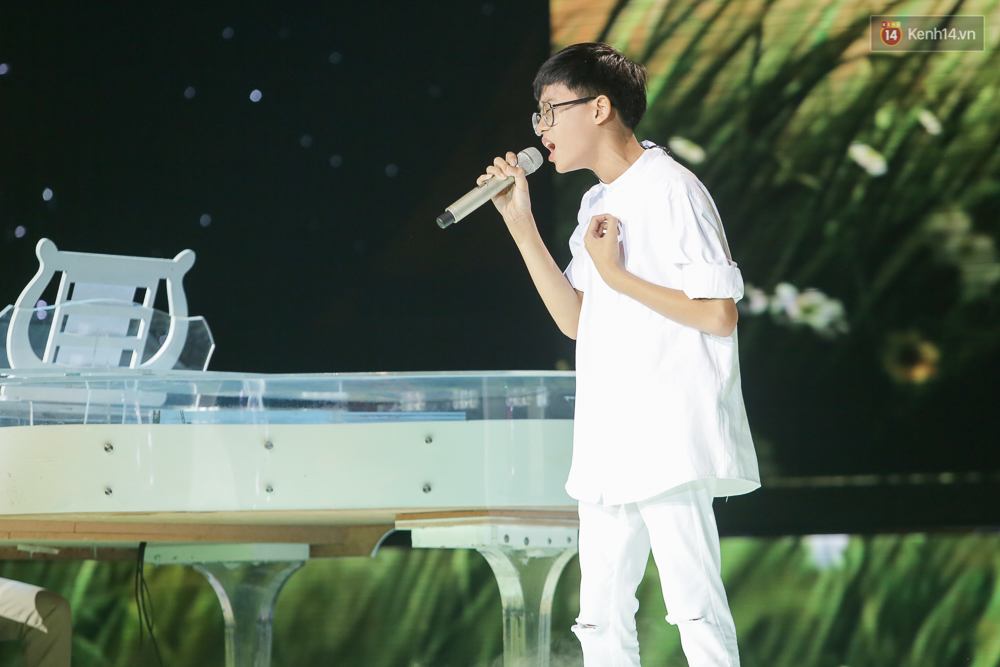 The Voice Kids: Noo Phước Thịnh loại hot boy 9 tuổi, Đông Nhi bưng mặt khóc sau khi công bố kết quả - Ảnh 21. The Voice Kids: Noo Phước Thịnh loại hot boy 9 tuổi, Đông Nhi bưng mặt khóc sau khi công bố kết quả - Ảnh 21.