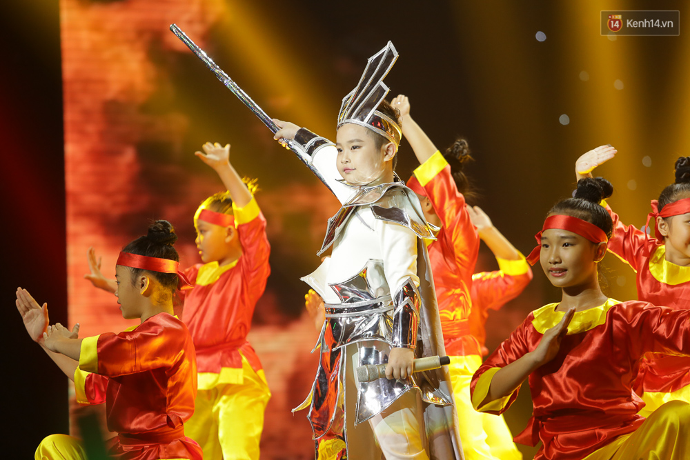 The Voice Kids: Noo Phước Thịnh loại hot boy 9 tuổi, Đông Nhi bưng mặt khóc sau khi công bố kết quả - Ảnh 23. The Voice Kids: Noo Phước Thịnh loại hot boy 9 tuổi, Đông Nhi bưng mặt khóc sau khi công bố kết quả - Ảnh 23.