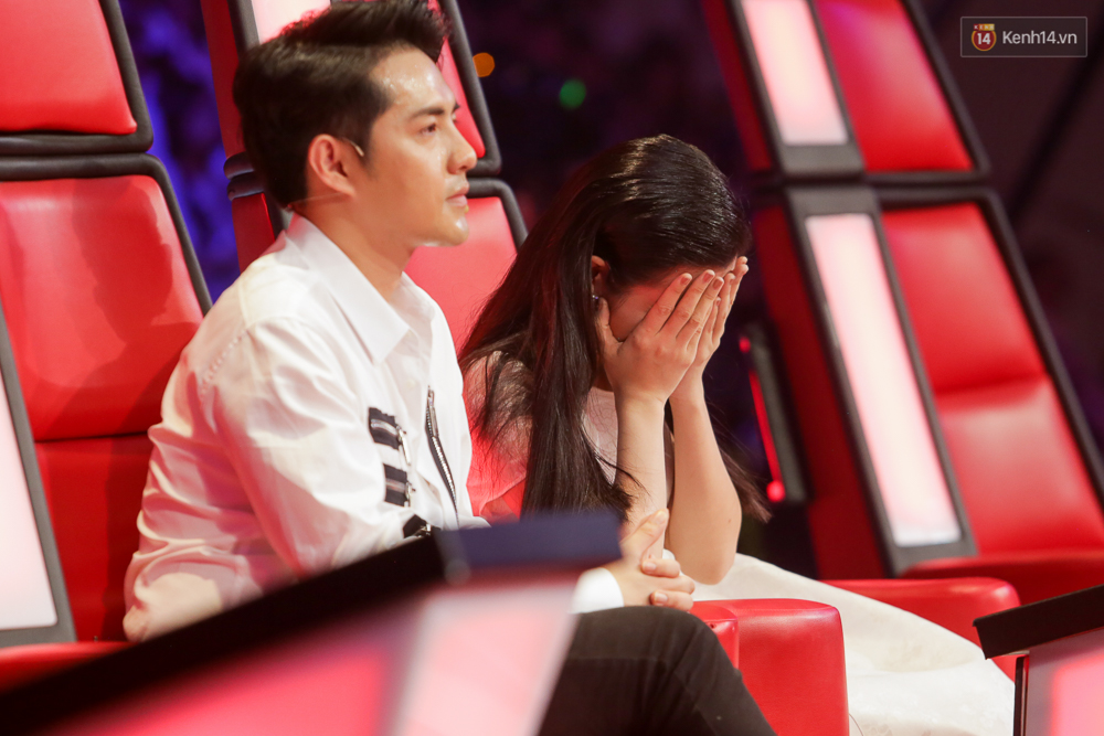 The Voice Kids: Noo Phước Thịnh loại hot boy 9 tuổi, Đông Nhi bưng mặt khóc sau khi công bố kết quả - Ảnh 8. The Voice Kids: Noo Phước Thịnh loại hot boy 9 tuổi, Đông Nhi bưng mặt khóc sau khi công bố kết quả - Ảnh 8.