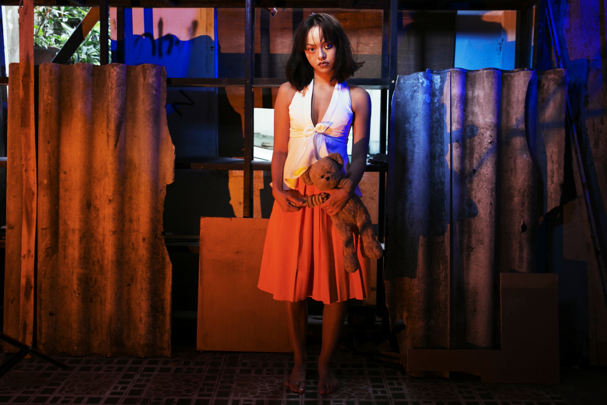 Mai Ngô ôm gấu bông, nhập vai ma búp bê trong dịp Halloween - Ảnh 1. Mai Ngô ôm gấu bông, nhập vai ma búp bê trong dịp Halloween - Ảnh 1.