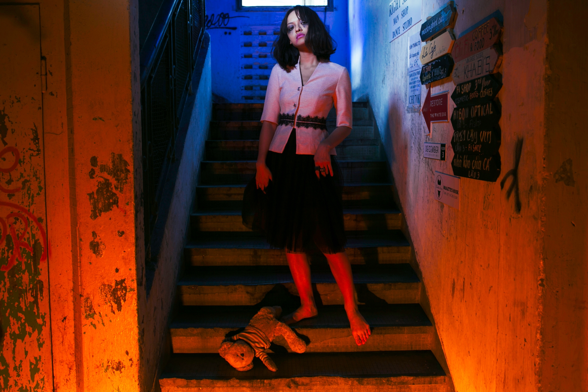 Mai Ngô ôm gấu bông, nhập vai ma búp bê trong dịp Halloween - Ảnh 5. Mai Ngô ôm gấu bông, nhập vai ma búp bê trong dịp Halloween - Ảnh 5.