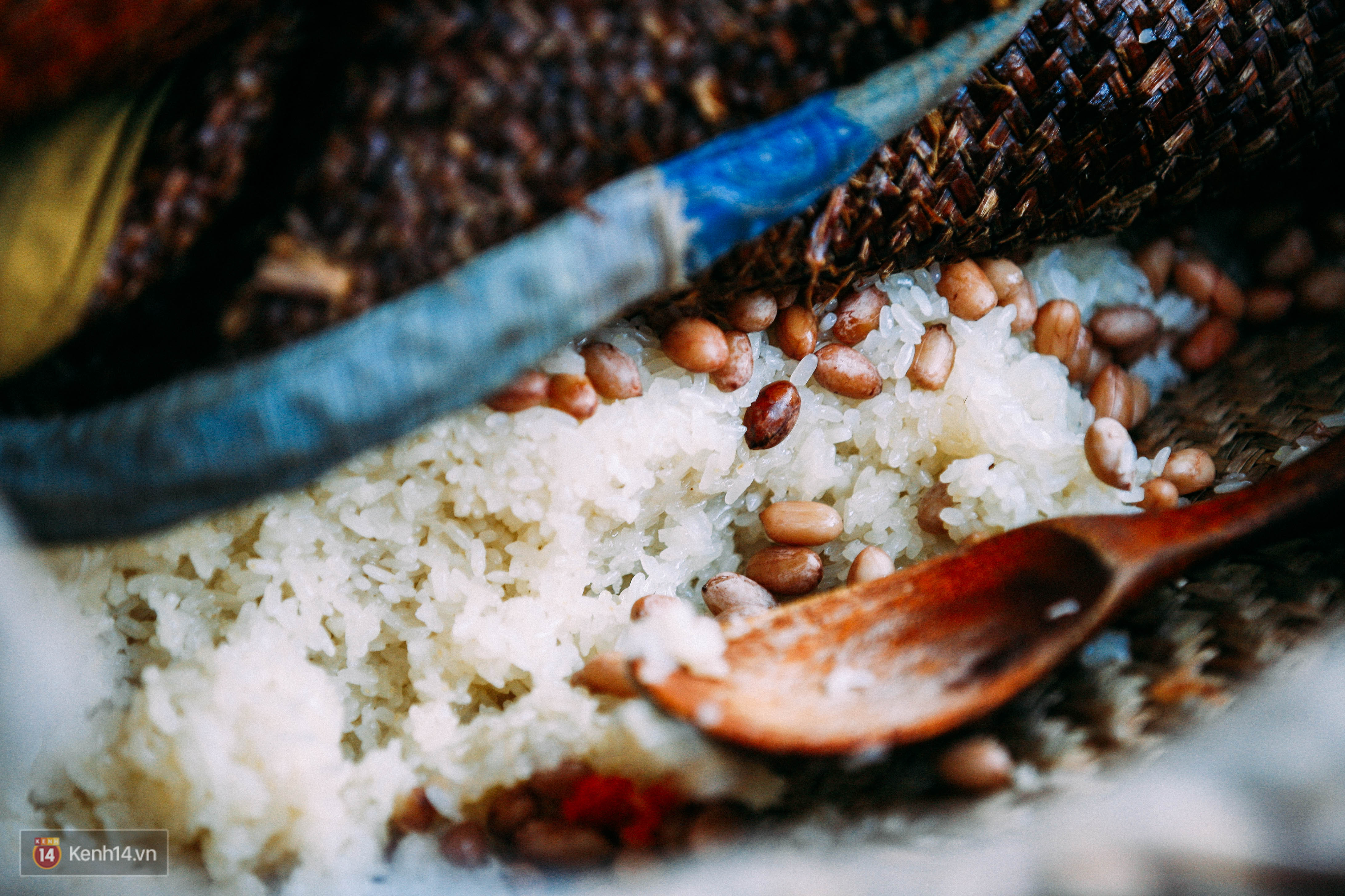 Ngày Hà Nội mát trời, đi ăn xôi ở 3 hàng vỉa hè cứ chậm chân... là hết - Ảnh 8. Ngày Hà Nội mát trời, đi ăn xôi ở 3 hàng vỉa hè cứ chậm chân... là hết - Ảnh 8.