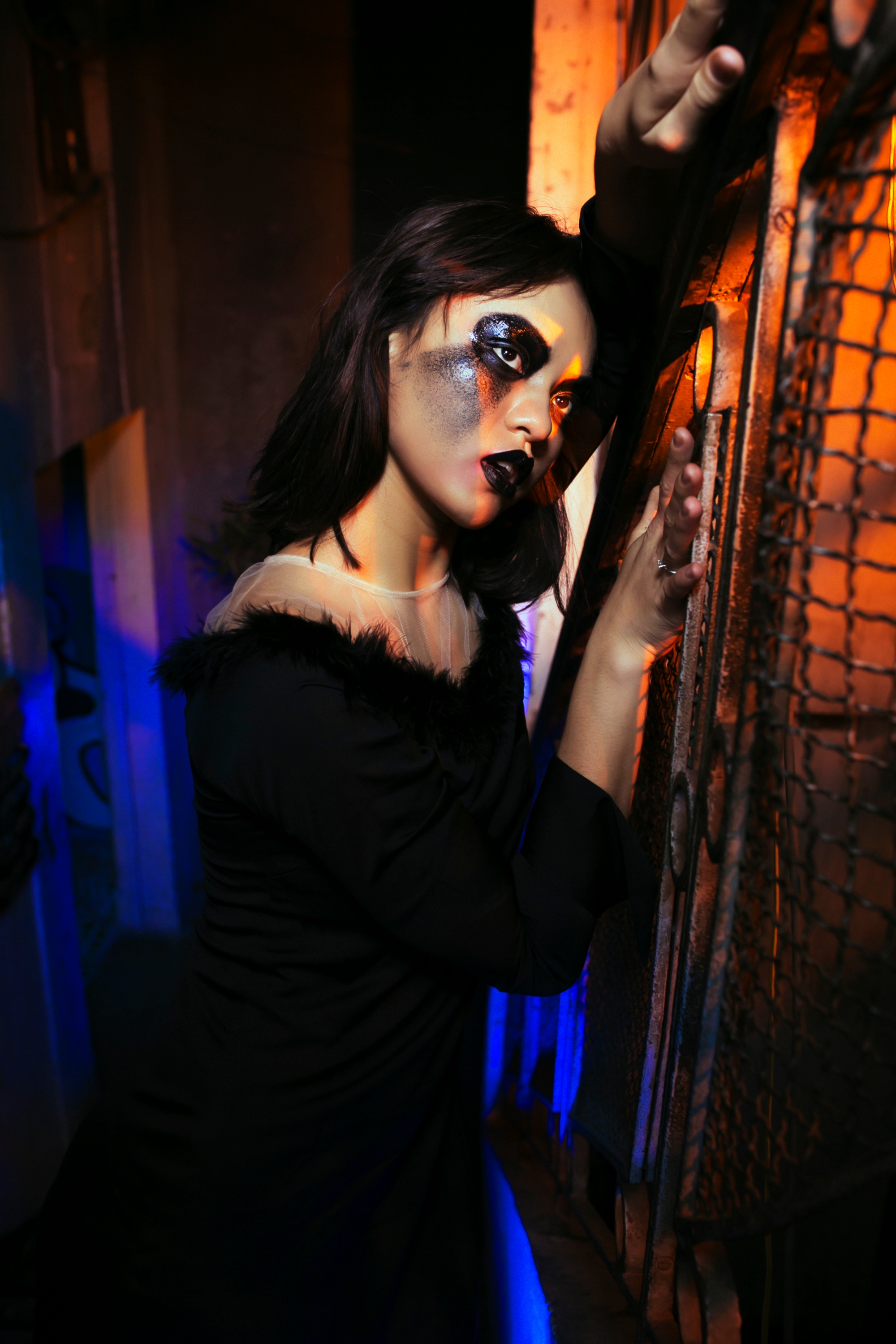 Mai Ngô ôm gấu bông, nhập vai ma búp bê trong dịp Halloween - Ảnh 9. Mai Ngô ôm gấu bông, nhập vai ma búp bê trong dịp Halloween - Ảnh 9.