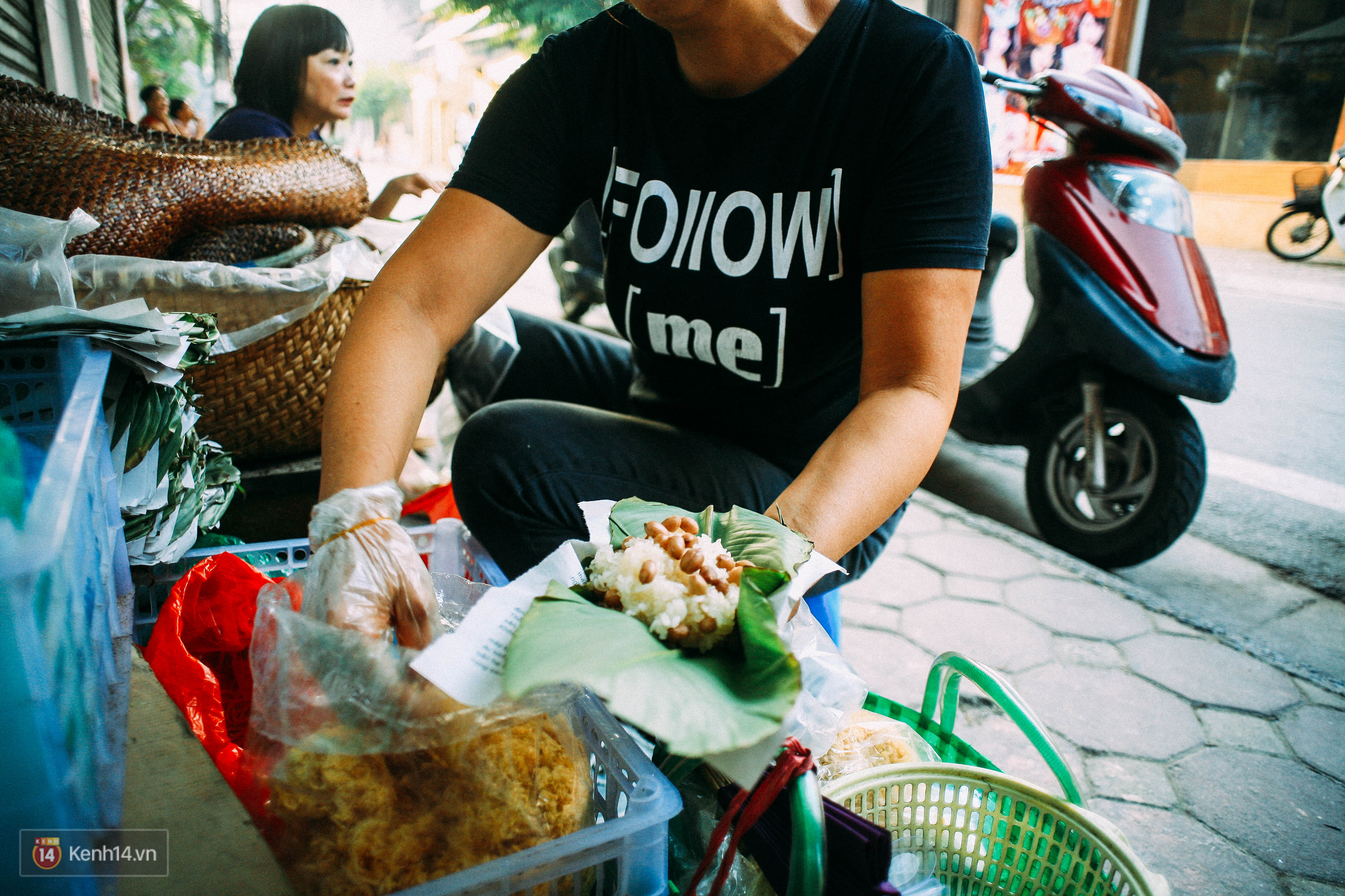 Ngày Hà Nội mát trời, đi ăn xôi ở 3 hàng vỉa hè cứ chậm chân... là hết - Ảnh 7. Ngày Hà Nội mát trời, đi ăn xôi ở 3 hàng vỉa hè cứ chậm chân... là hết - Ảnh 7.