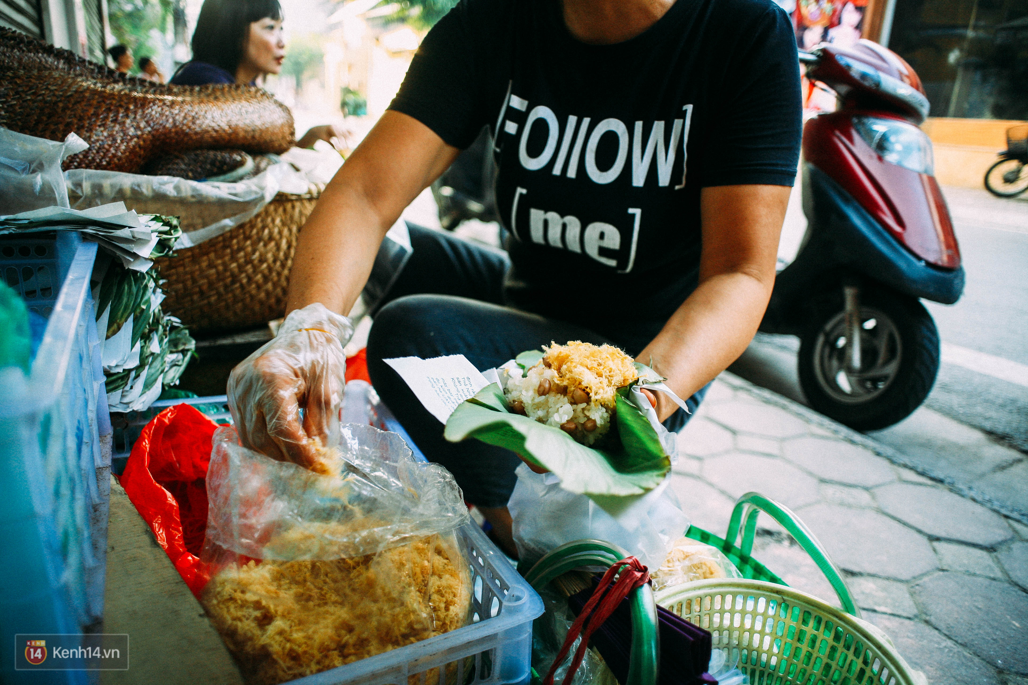 Ngày Hà Nội mát trời, đi ăn xôi ở 3 hàng vỉa hè cứ chậm chân... là hết - Ảnh 10. Ngày Hà Nội mát trời, đi ăn xôi ở 3 hàng vỉa hè cứ chậm chân... là hết - Ảnh 10.