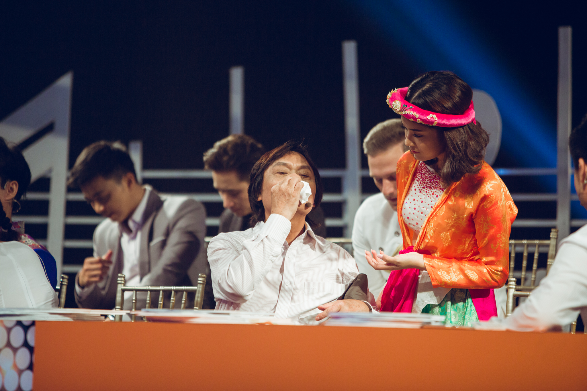 Cố nghệ sĩ Quang Lý từng nhập viện khi tham gia show truyền hình trước khi mất - Ảnh 7. Cố nghệ sĩ Quang Lý từng nhập viện khi tham gia show truyền hình trước khi mất - Ảnh 7.