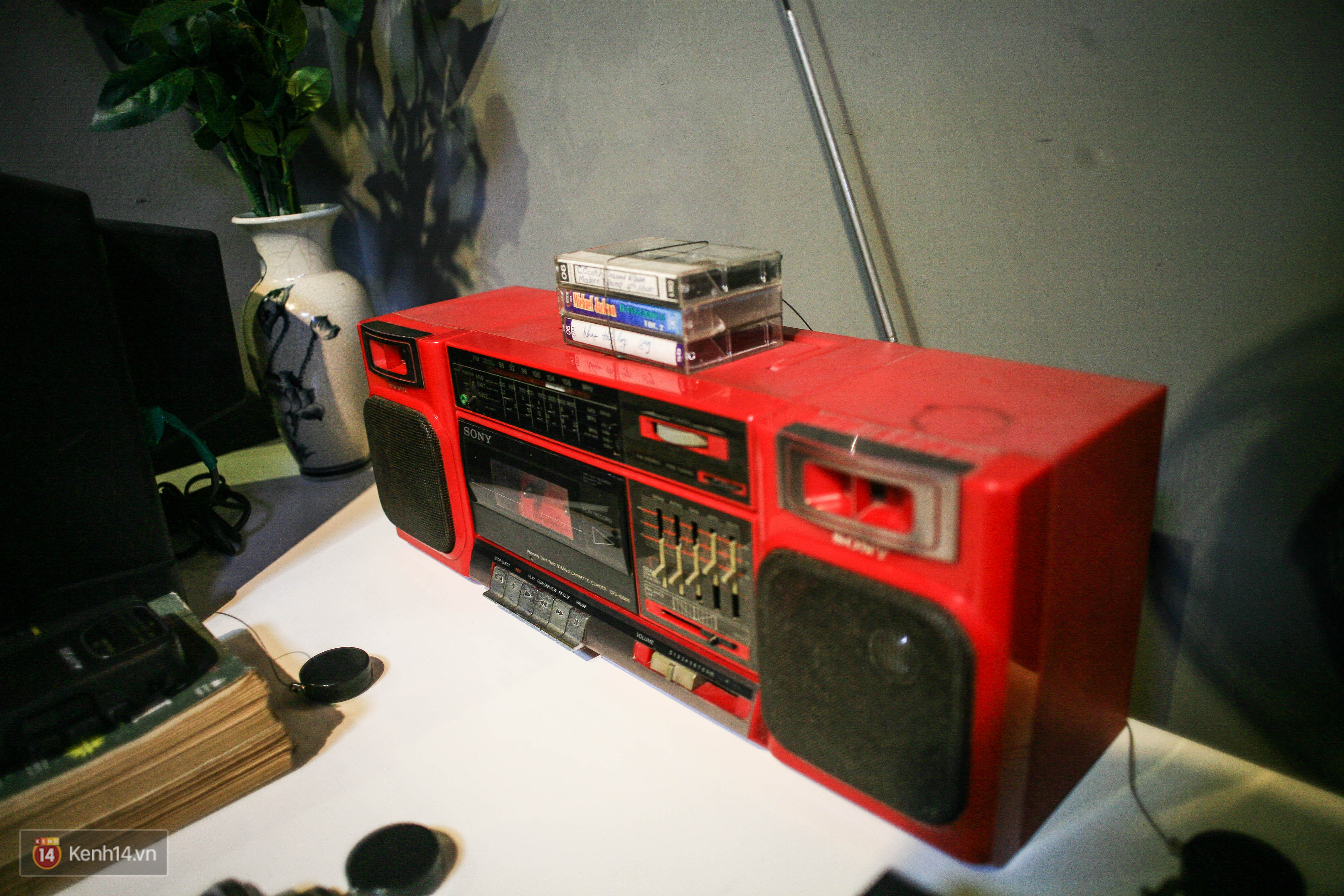 Một trời kỷ niệm ùa về khi ngắm những Cassette, xe DD đỏ, đồng hồ Gimiko... ở bảo tàng - Ảnh 2. Một trời kỷ niệm ùa về khi ngắm những Cassette, xe DD đỏ, đồng hồ Gimiko... ở bảo tàng - Ảnh 2.