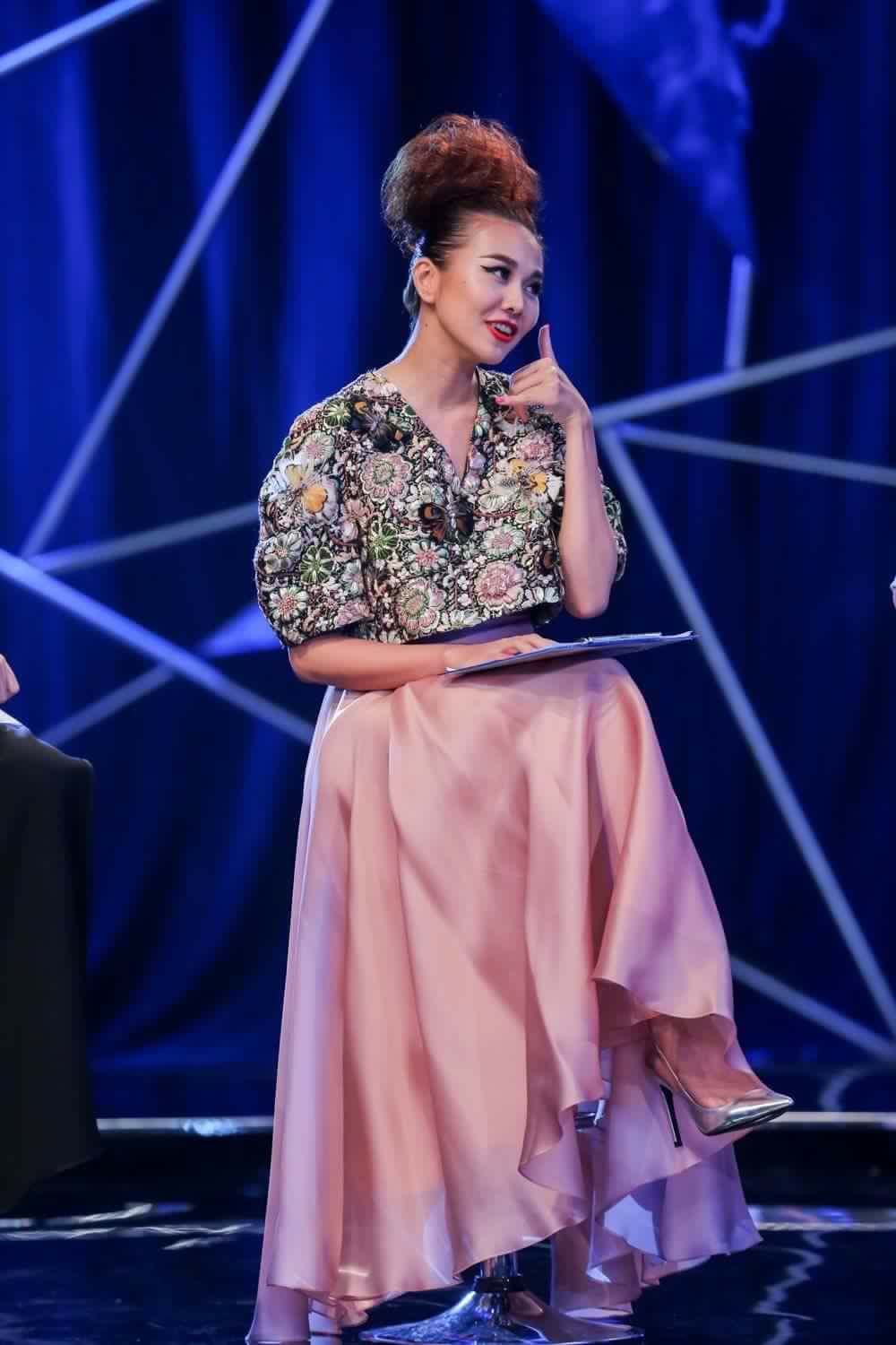 Vietnams Next Top Model năm nay có một host Thanh Hằng quá tuyệt vời! - Ảnh 3. Vietnams Next Top Model năm nay có một host Thanh Hằng quá tuyệt vời! - Ảnh 3.