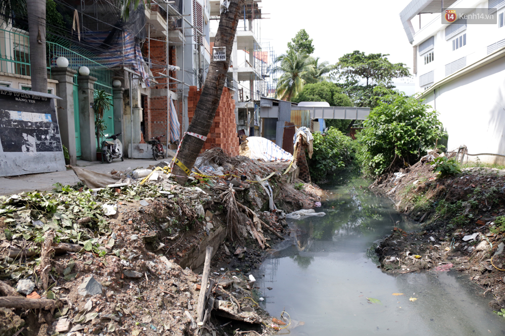 Đến bao giờ sân bay Tân Sơn Nhất hết bị ngập khi có mưa lớn? - Ảnh 6. Đến bao giờ sân bay Tân Sơn Nhất hết bị ngập khi có mưa lớn? - Ảnh 6.