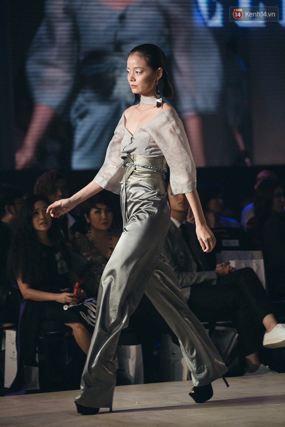Chẳng ai có thể ngờ được Hoa hậu Kỳ Duyên xuất hiện trên sàn diễn Elle Show 2016! - Ảnh 6. Chẳng ai có thể ngờ được Hoa hậu Kỳ Duyên xuất hiện trên sàn diễn Elle Show 2016! - Ảnh 6.