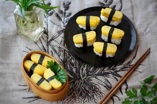 Chi tiết cách làm sushi trứng ngon đẹp y như ngoài tiệm - Ảnh 10.
