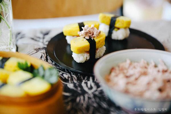Chi tiết cách làm sushi trứng ngon đẹp y như ngoài tiệm - Ảnh 12.