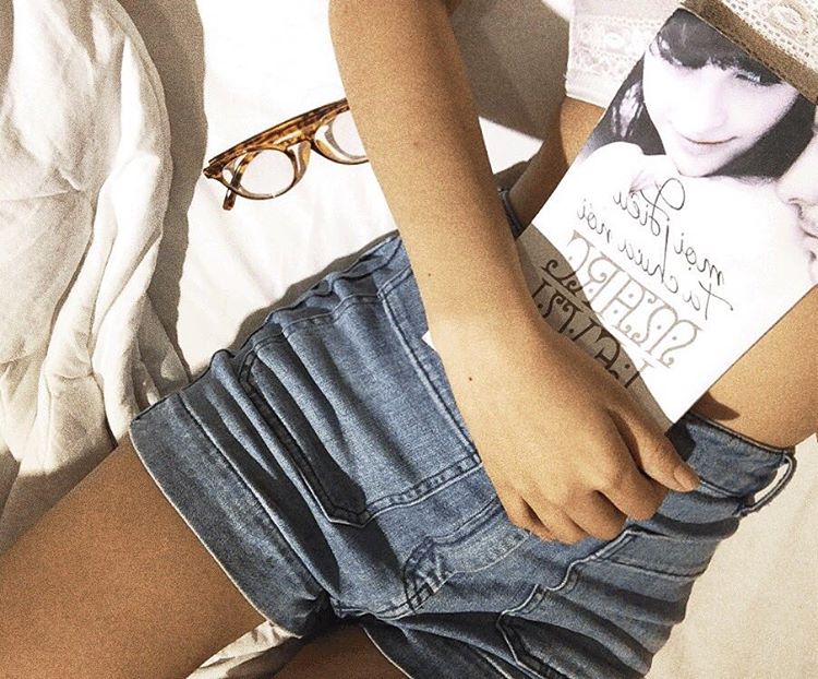 5 item bạn nên tranh thủ mặc trước khi hết hè - Ảnh 7. 5 item bạn nên tranh thủ mặc trước khi hết hè - Ảnh 7.