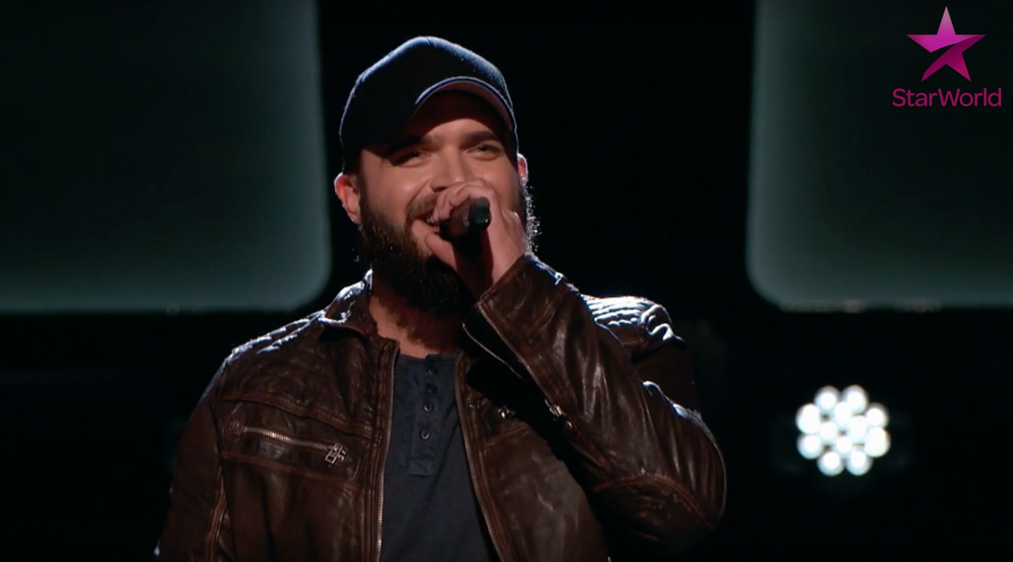 The Voice: Alicia Keys thua Miley dù lên tận sân khấu hát với thí sinh - Ảnh 8. The Voice: Alicia Keys thua Miley dù lên tận sân khấu hát với thí sinh - Ảnh 8.