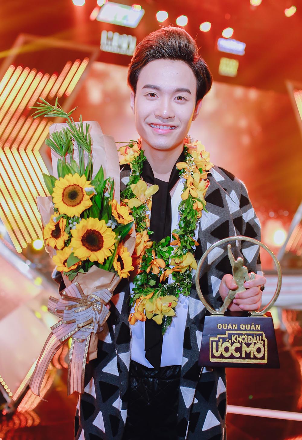 Học trò Khắc Hưng giành chiến thắng tuyệt đối tại Khởi đầu ước mơ - Ảnh 25. Học trò Khắc Hưng giành chiến thắng tuyệt đối tại Khởi đầu ước mơ - Ảnh 25.