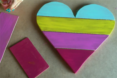 Tạo điểm nhấn trang trí tường với kệ treo tường trái tim sắc màu - Ảnh 7.