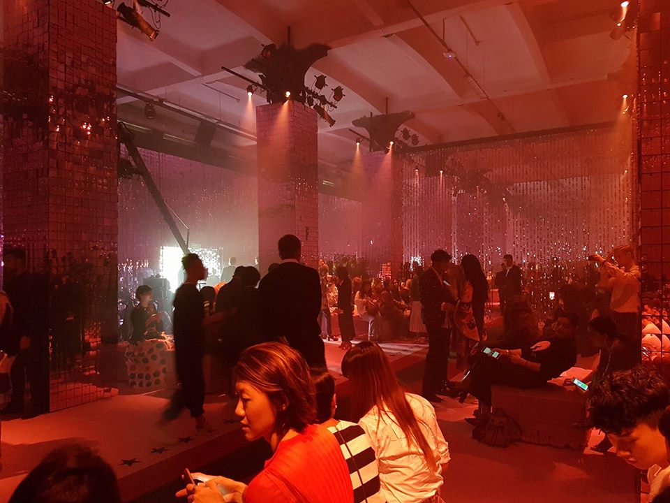 Kelbin Lei phủ đầy hàng hiệu, thẳng tiến dự show tại Milan Fashion Week - Ảnh 6. Kelbin Lei phủ đầy hàng hiệu, thẳng tiến dự show tại Milan Fashion Week - Ảnh 6.