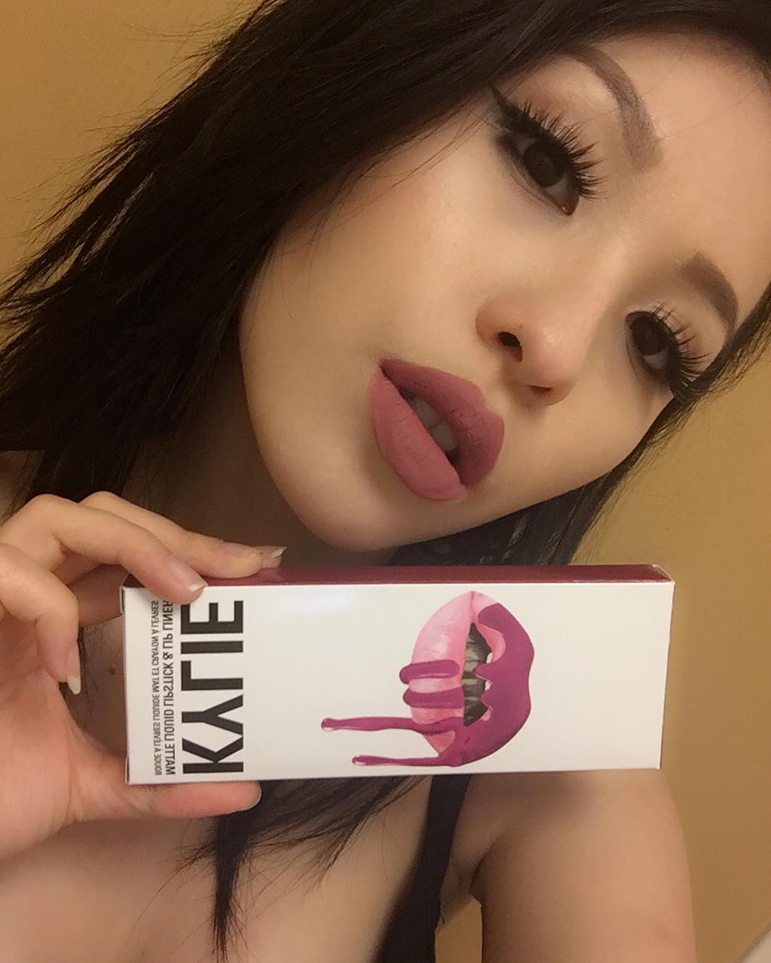 Son kem lì Kylie hot thì hot thật đấy nhưng chất lượng thực sự ra sao? - Ảnh 5. Son kem lì Kylie hot thì hot thật đấy nhưng chất lượng thực sự ra sao? - Ảnh 5.