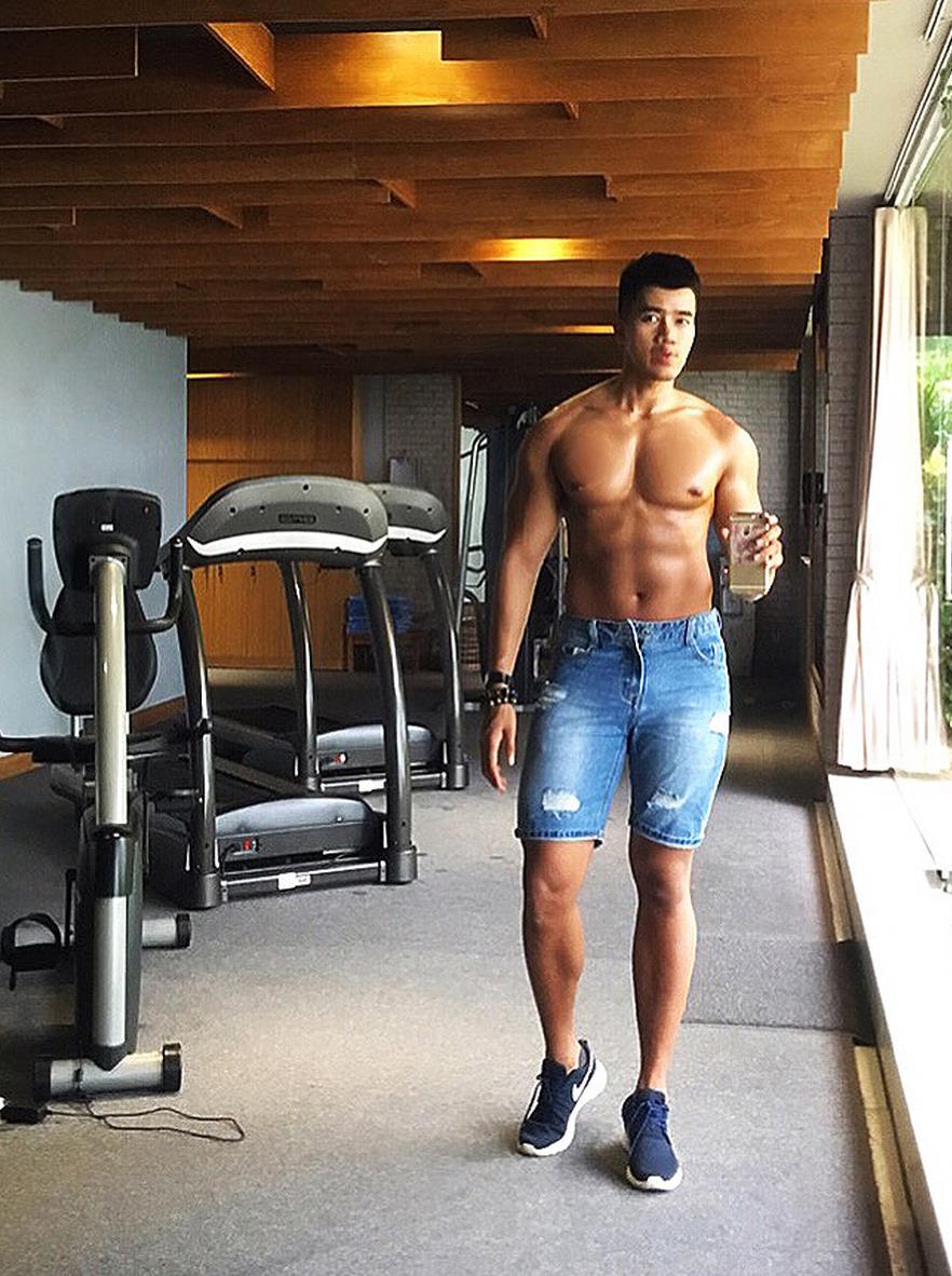 Nhìn người ta đi, lột xác thành 6 múi hết rồi. Bạn còn chờ đến bao giờ? - Ảnh 2. Nhìn người ta đi, lột xác thành 6 múi hết rồi. Bạn còn chờ đến bao giờ? - Ảnh 2.