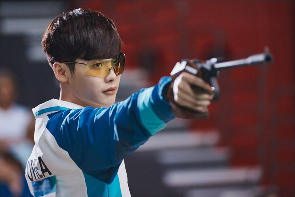 Clip: Những điểm trùng hợp kì lạ trong phần thi chung kết giữa Hoàng Xuân Vinh và Kang Chul W - Two worlds - Ảnh 1. Clip: Những điểm trùng hợp kì lạ trong phần thi chung kết giữa Hoàng Xuân Vinh và Kang Chul W - Two worlds - Ảnh 1.