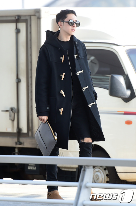 Seohyun đối lập Krystal, cùng dàn mỹ nam mỹ nữ Hàn đọ dáng sang chảnh ở sân bay - Ảnh 11. Seohyun đối lập Krystal, cùng dàn mỹ nam mỹ nữ Hàn đọ dáng sang chảnh ở sân bay - Ảnh 11.