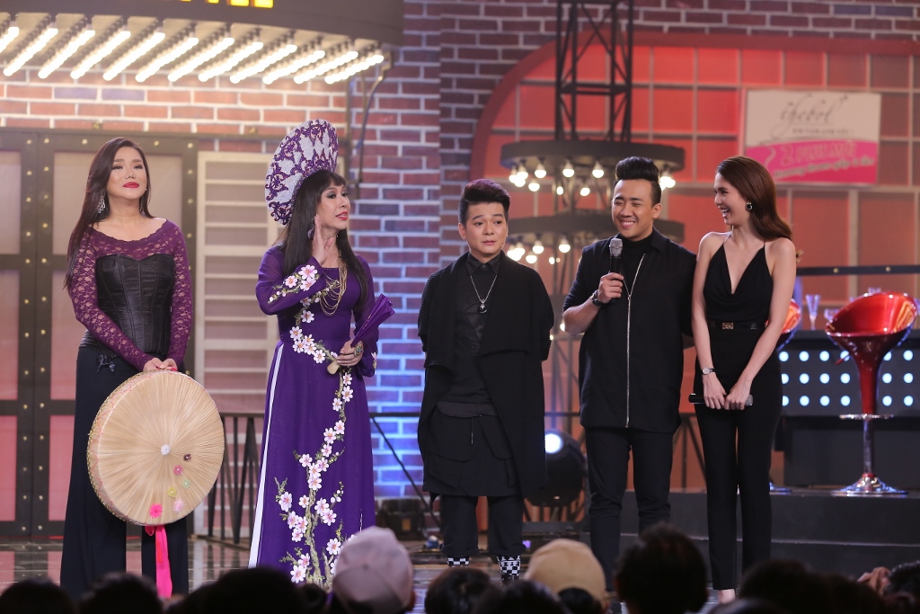 Long Nhật: 50 tuổi mà đẹp như chế thì hãy nói chuyện! - Ảnh 2. Long Nhật: 50 tuổi mà đẹp như chế thì hãy nói chuyện! - Ảnh 2.