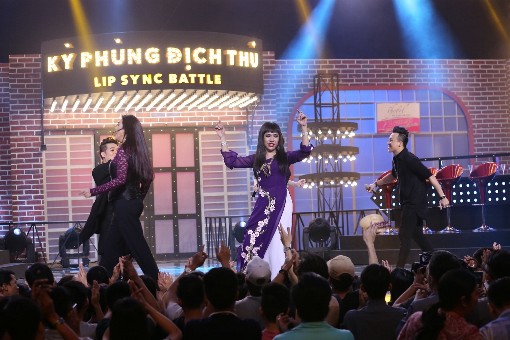 Long Nhật: 50 tuổi mà đẹp như chế thì hãy nói chuyện! - Ảnh 3. Long Nhật: 50 tuổi mà đẹp như chế thì hãy nói chuyện! - Ảnh 3.