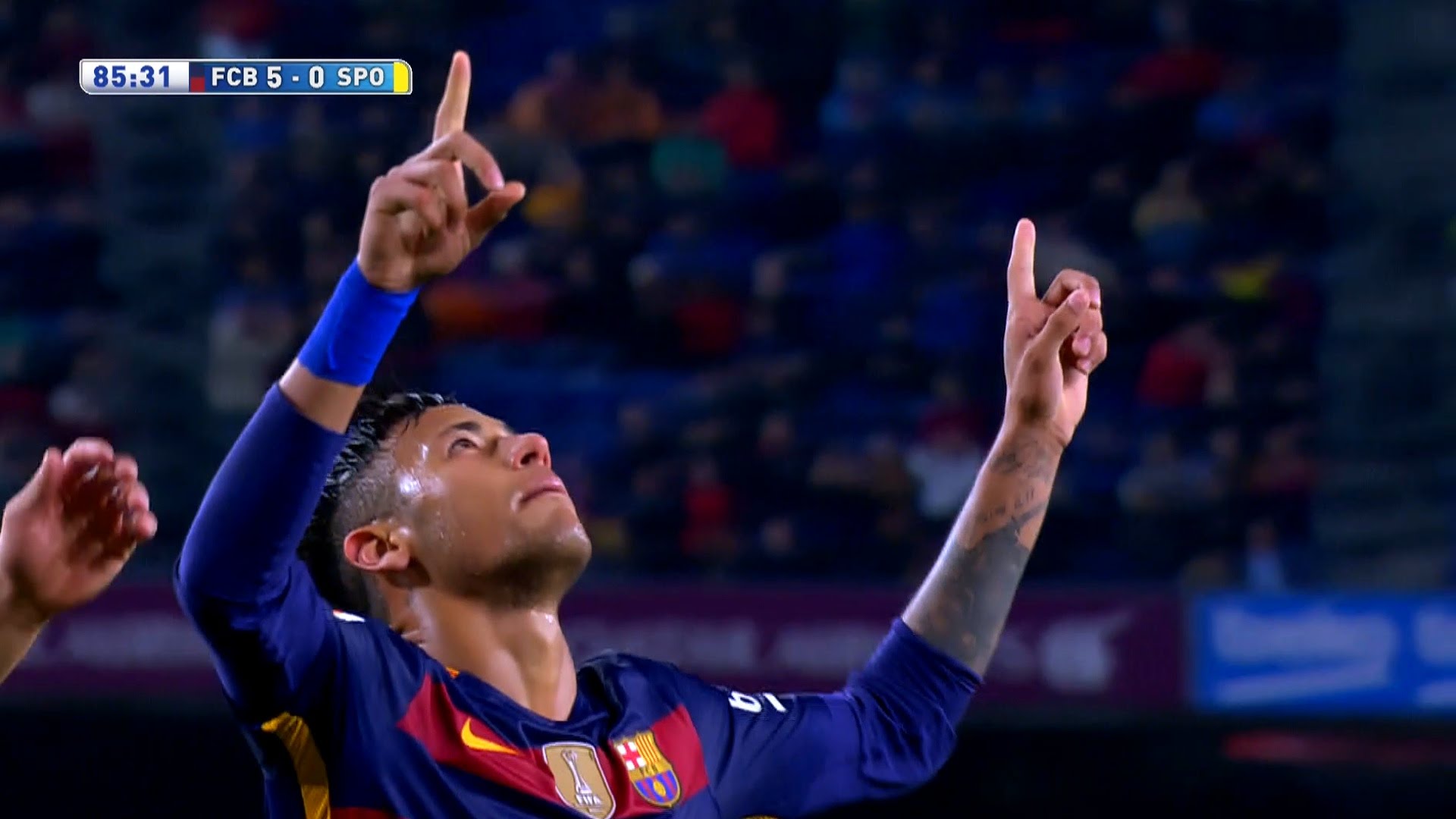 Hành động ấm áp tình người của Neymar chạm tới trái tim người hâm mộ - Ảnh 1. Hành động ấm áp tình người của Neymar chạm tới trái tim người hâm mộ - Ảnh 1.