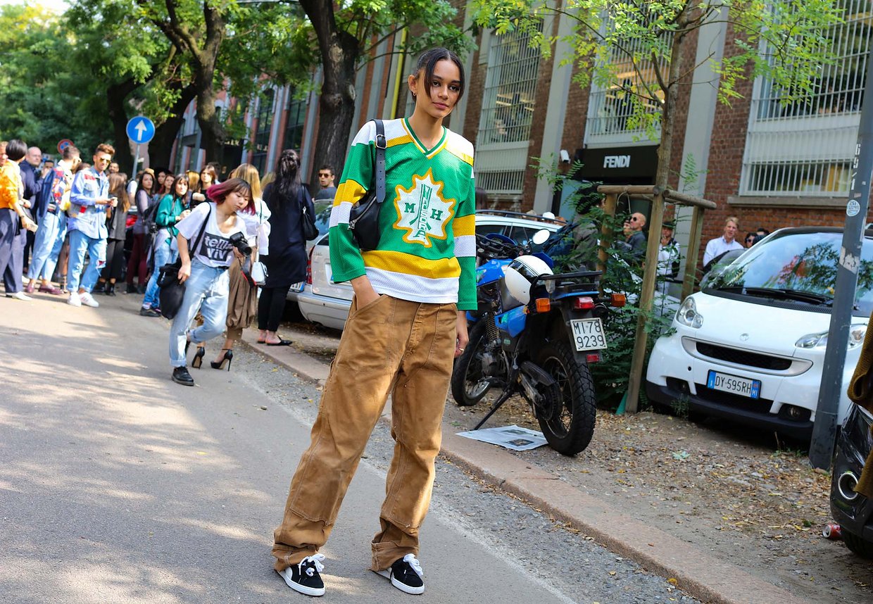 Làm lố là xưa rồi, đường phố Milan và Paris tràn ngập street style đơn giản như... đi chơi thôi - Ảnh 11. Làm lố là xưa rồi, đường phố Milan và Paris tràn ngập street style đơn giản như... đi chơi thôi - Ảnh 11.