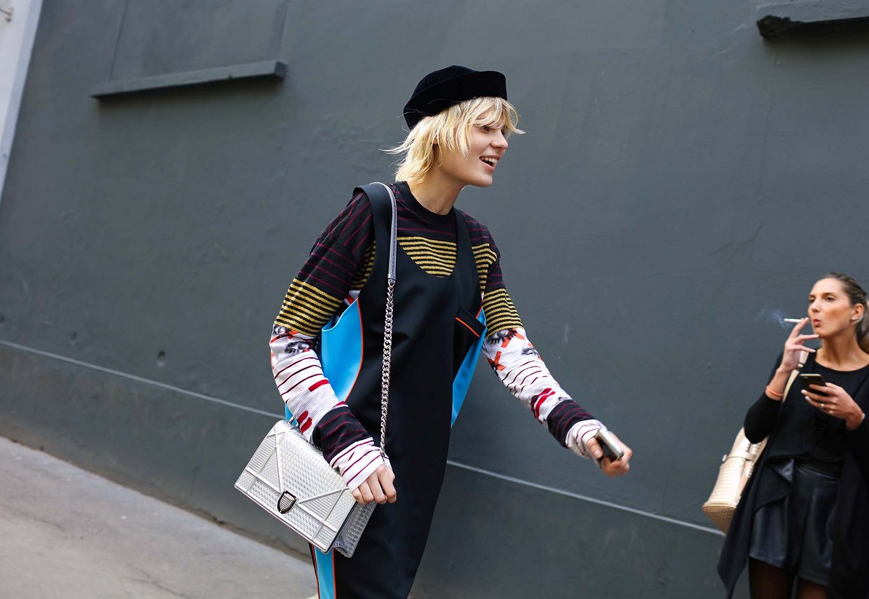 Làm lố là xưa rồi, đường phố Milan và Paris tràn ngập street style đơn giản như... đi chơi thôi - Ảnh 18. Làm lố là xưa rồi, đường phố Milan và Paris tràn ngập street style đơn giản như... đi chơi thôi - Ảnh 18.