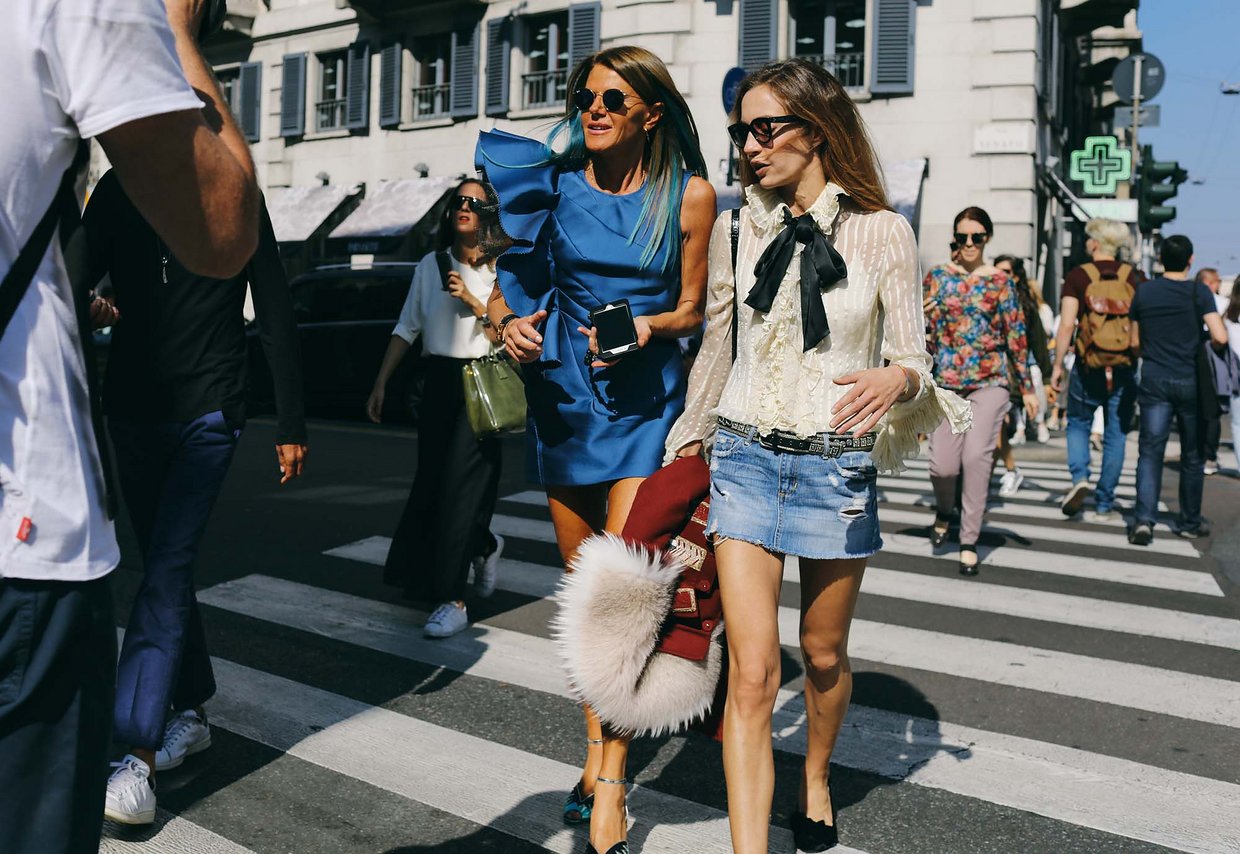 Làm lố là xưa rồi, đường phố Milan và Paris tràn ngập street style đơn giản như... đi chơi thôi - Ảnh 19. Làm lố là xưa rồi, đường phố Milan và Paris tràn ngập street style đơn giản như... đi chơi thôi - Ảnh 19.