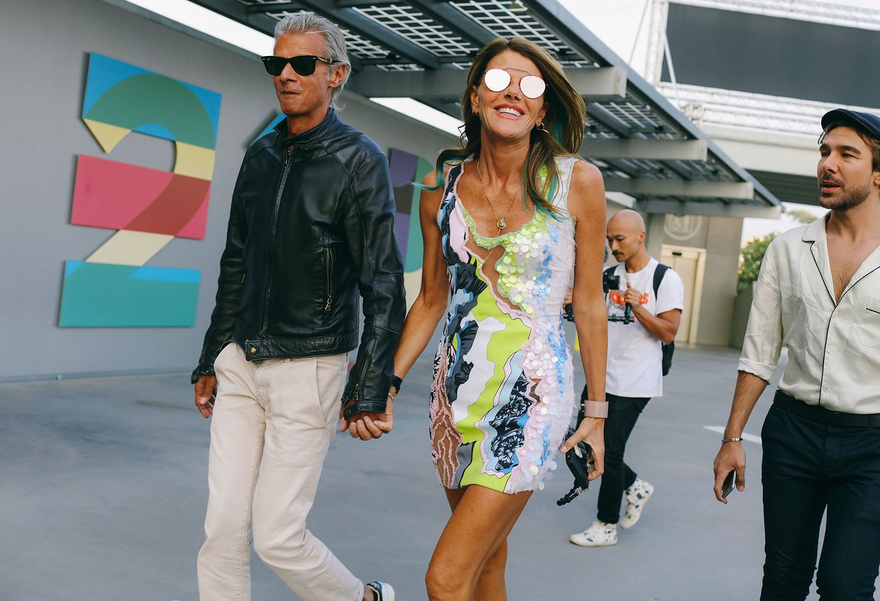 Làm lố là xưa rồi, đường phố Milan và Paris tràn ngập street style đơn giản như... đi chơi thôi - Ảnh 24. Làm lố là xưa rồi, đường phố Milan và Paris tràn ngập street style đơn giản như... đi chơi thôi - Ảnh 24.