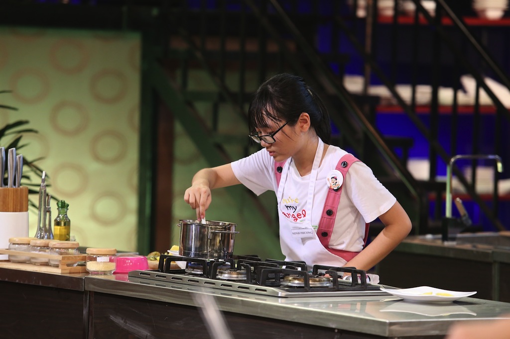 MasterChef nhí: Cậu bé 9 tuổi bức xúc dùm các bạn nữ bị loại - Ảnh 13. MasterChef nhí: Cậu bé 9 tuổi bức xúc dùm các bạn nữ bị loại - Ảnh 13.