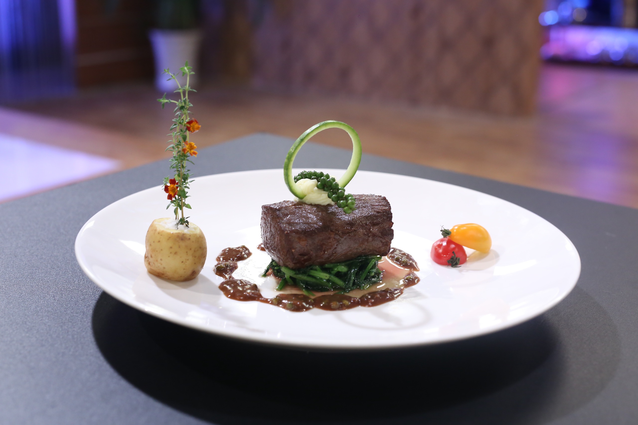 Xem đoạn clip này bạn sẽ không ngờ trẻ em Việt Nam lại nấu ăn giỏi đến thế! - Ảnh 2. Xem đoạn clip này bạn sẽ không ngờ trẻ em Việt Nam lại nấu ăn giỏi đến thế! - Ảnh 2.