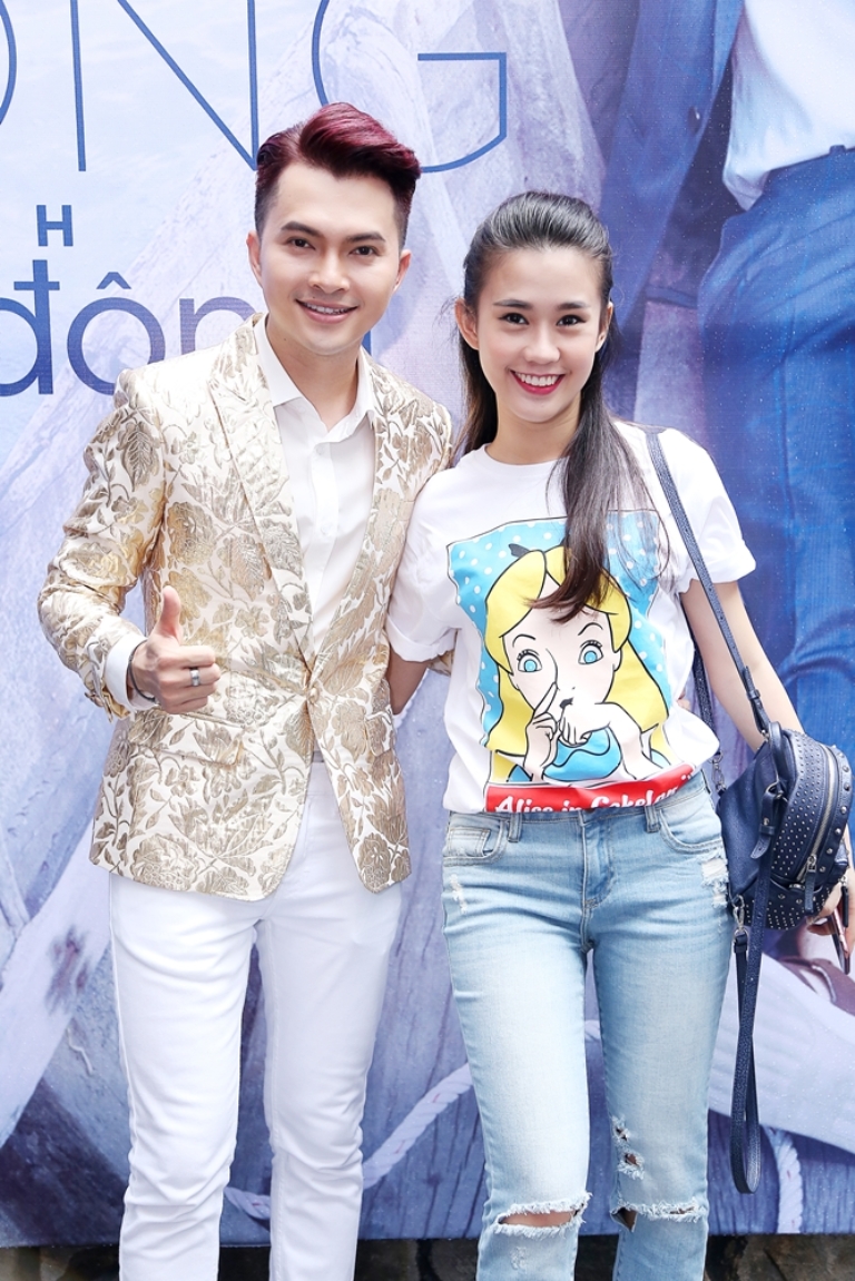 Nam Cường song ca ăn ý cùng Phương Mỹ Chi trong ngày ra mắt album Bolero - Ảnh 15. Nam Cường song ca ăn ý cùng Phương Mỹ Chi trong ngày ra mắt album Bolero - Ảnh 15.