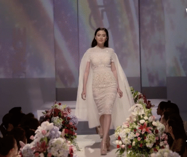 Hé lộ phần thử thách ẩn, kỹ năng catwalk của team Phạm Hương có thuyết phục được khán giả? - Ảnh 7. Hé lộ phần thử thách ẩn, kỹ năng catwalk của team Phạm Hương có thuyết phục được khán giả? - Ảnh 7.