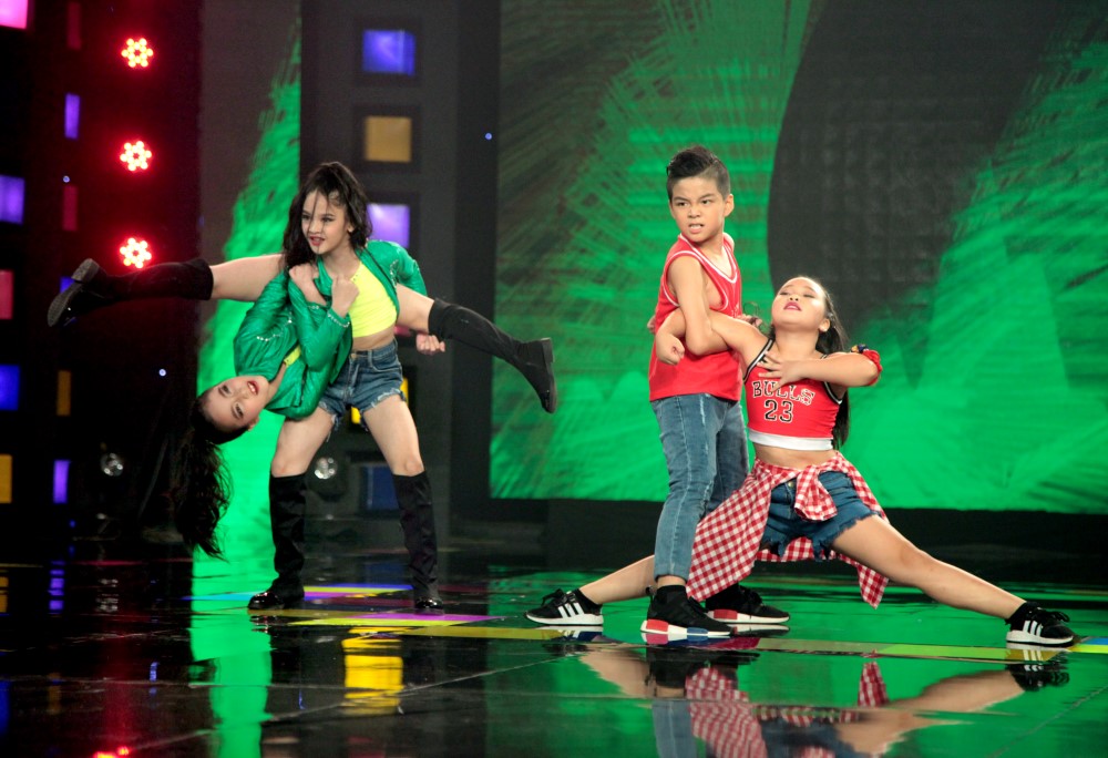 Tin Tin làm gấu trúc ú nu, lắc hông cực yêu khiến giám khảo phát cuồng - Ảnh 20. Tin Tin làm gấu trúc ú nu, lắc hông cực yêu khiến giám khảo phát cuồng - Ảnh 20.