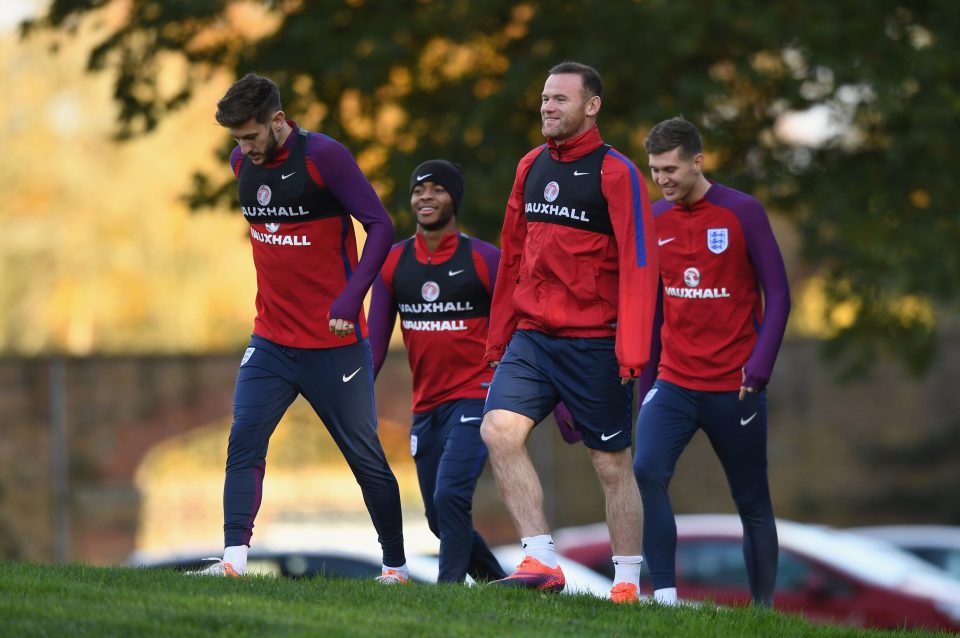 Rooney uống rượu say líu lưỡi, đại náo đám cưới của fan - Ảnh 3. Rooney uống rượu say líu lưỡi, đại náo đám cưới của fan - Ảnh 3.