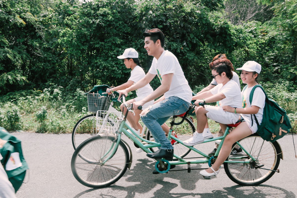 Noo Phước Thịnh cùng học trò quay MV bảo vệ môi trường - Ảnh 6. Noo Phước Thịnh cùng học trò quay MV bảo vệ môi trường - Ảnh 6.