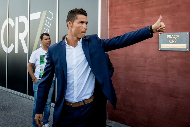 Ronaldo có bảo tàng, tượng và cả sân bay mang tên mình ở đảo Madeira.