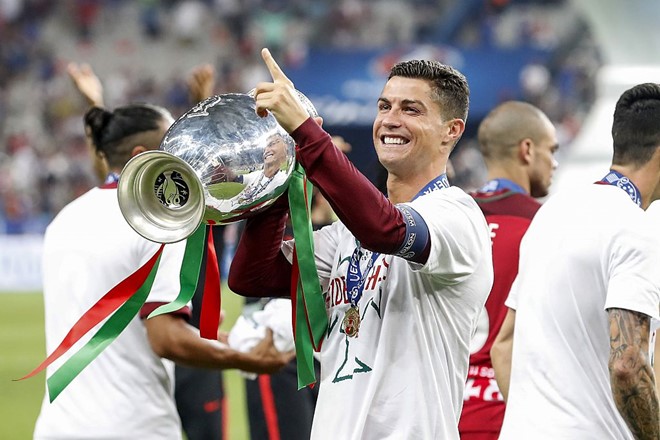 Ro béo loại Ronaldo khỏi đội hình hay nhất mọi thời đại - Ảnh 1. Ro béo loại Ronaldo khỏi đội hình hay nhất mọi thời đại - Ảnh 1.