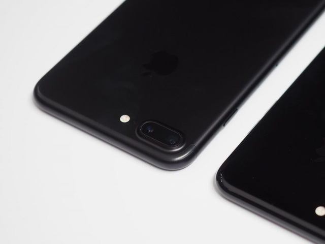 iPhone 7 chính hãng Việt Nam dự kiến 18,79 triệu, muốn mua sớm đặt máy xách tay từ hôm nay - Ảnh 1.