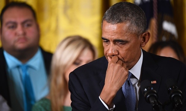 11 khoảnh khắc đầy xúc động trên chặng đường 8 năm của Tổng thống Barack Obama - Ảnh 11.
